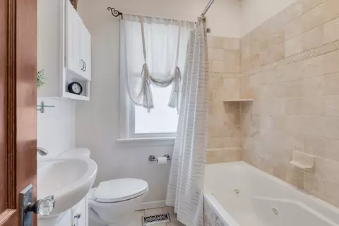 Bath - 4323 Deyo Ave, Brookfield, IL 60513 photo 1 of 2
