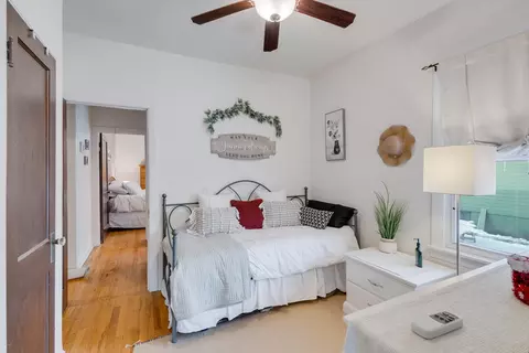 Bedroom - 4323 Deyo Ave, Brookfield, IL 60513 photo 2 of 3