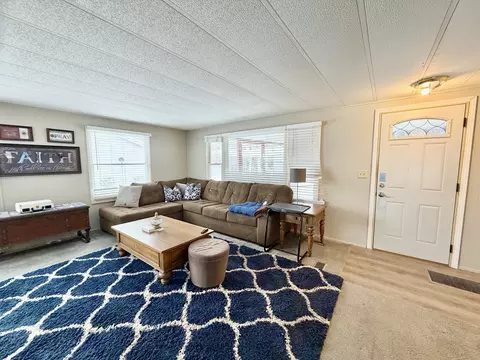 114 Melbrooke Dr, Elgin, IL 60123 photo 4