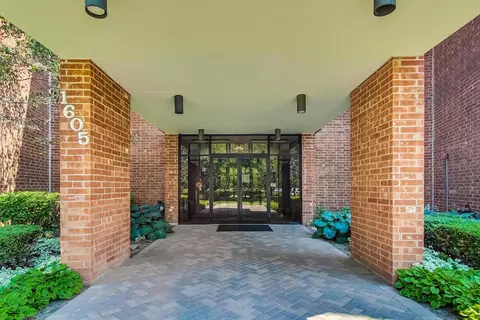 1605 E Central Rd #111B, Arlington Heights, IL 60005