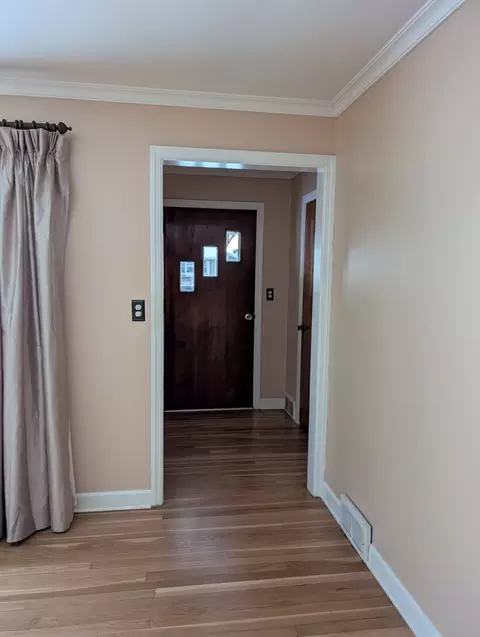 Entry Way - 3618 Maple Ave, Mchenry, IL 60050 photo 1 of 1