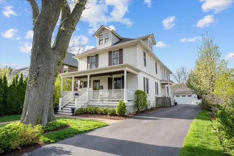 Undisclosed, Lake Forest, IL 60045