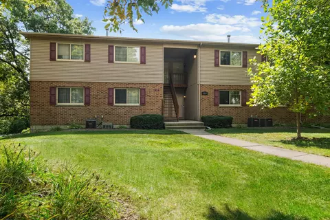 295 Woodridge Cir #H, South Elgin, IL 60177