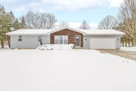 19923 E Grant Hwy, Marengo, IL 60152