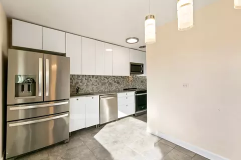 1731 E 74th St, Chicago, IL 60649 photo 8