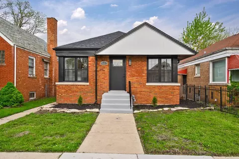 8449 S Euclid Ave, Chicago, IL 60617