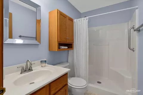 Bath - 43 S Juniper Dr, North Aurora, IL 60542 photo 1 of 2