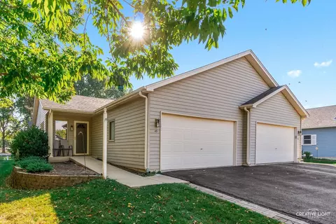 43 S Juniper Dr, North Aurora, IL 60542