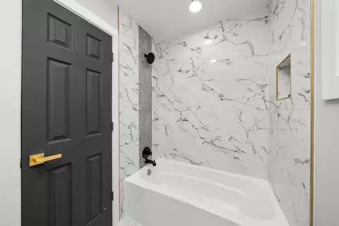 Bath - 16619 Marshfield Ave, Markham, IL 60428 photo 2 of 5