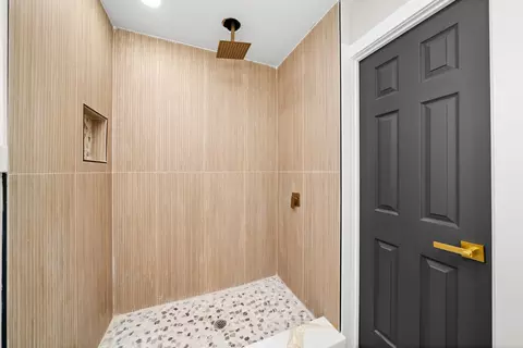 Bath - 16619 Marshfield Ave, Markham, IL 60428 photo 5 of 5