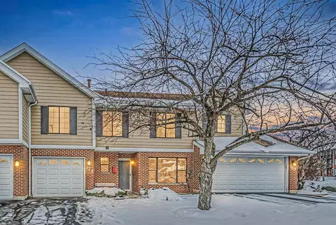 171 N Clare Ct, Wood Dale, IL 60191