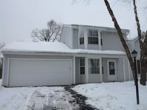 415 Newbury Dr, Island Lake, IL 60042