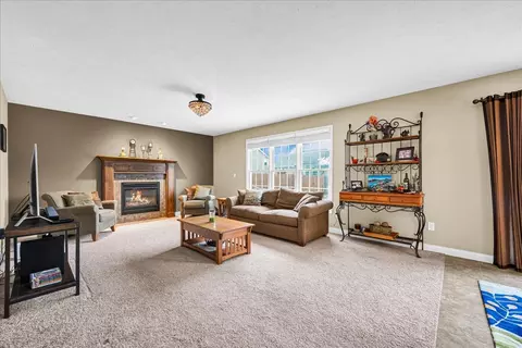 Living - 307 Thicket Pt, Normal, IL 61761 photo 2 of 3