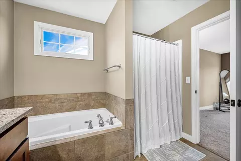 Bath - 307 Thicket Pt, Normal, IL 61761 photo 2 of 3