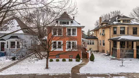 521 N Harvey Ave, Oak Park, IL 60302