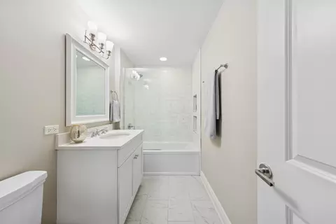 Bath - 57 E Delaware Pl #3906, Chicago, IL 60611 photo 3 of 3