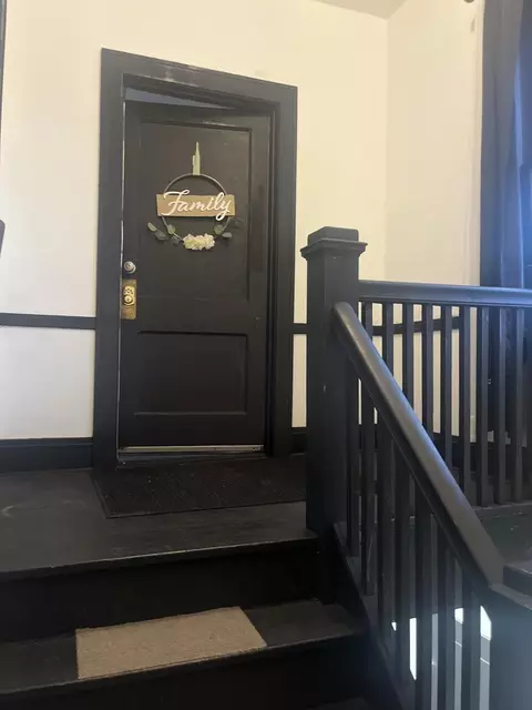 Entry Way - 237 W 114th St, Chicago, IL 60628 photo 3 of 8