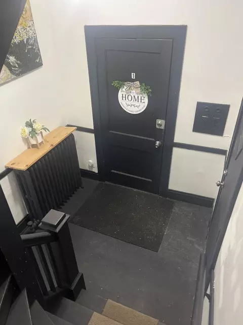 Entry Way - 237 W 114th St, Chicago, IL 60628 photo 5 of 8