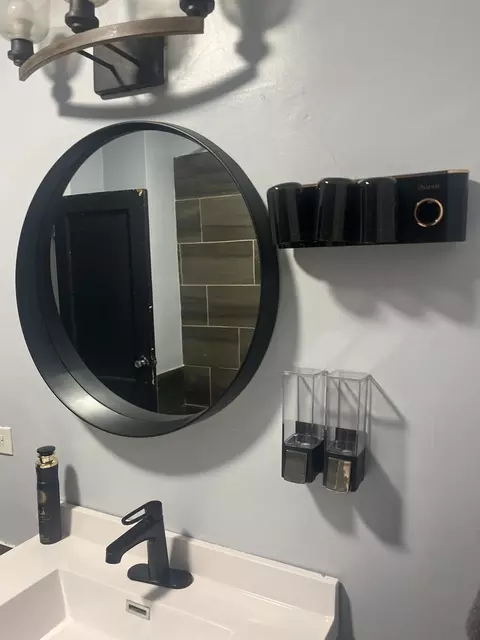 Bath - 237 W 114th St, Chicago, IL 60628 photo 1 of 5