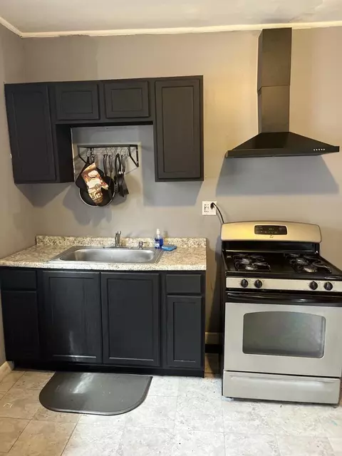 Kitchen - 237 W 114th St, Chicago, IL 60628 photo 3 of 3