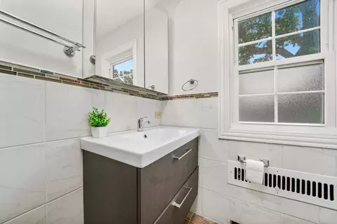 Bath - 2108 Harrison St, Evanston, IL 60201 photo 3 of 8
