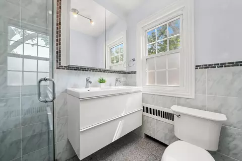 Bath - 2108 Harrison St, Evanston, IL 60201 photo 4 of 8