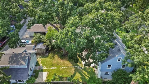 View/Area - 2108 Harrison St, Evanston, IL 60201 photo 2 of 3