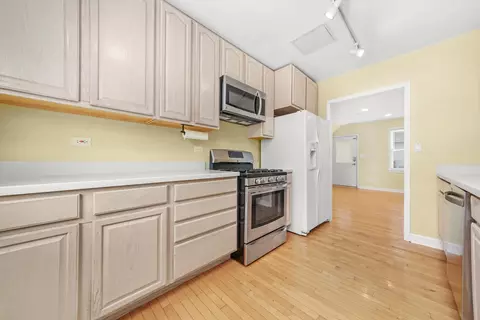 Kitchen - 2108 Harrison St, Evanston, IL 60201 photo 3 of 4