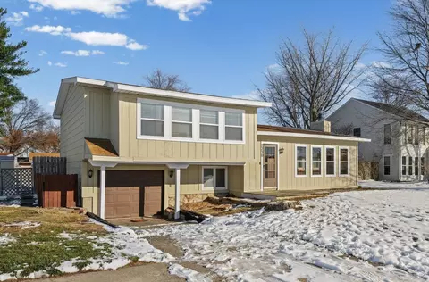 2230 Jeffery Dr, Saint Joseph, IL 61873