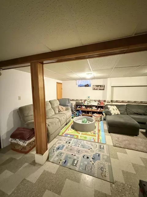 Living - 805 5th Ave, Dixon, IL 61021 photo 2 of 3