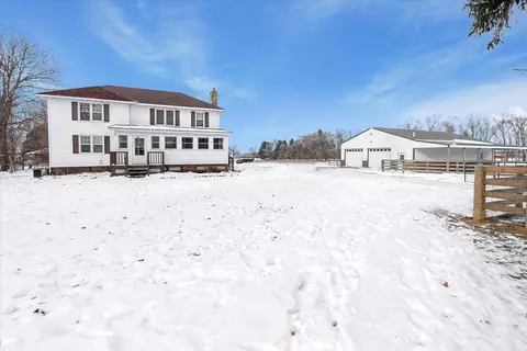21626 Oak Grove Rd, Harvard, IL 60033