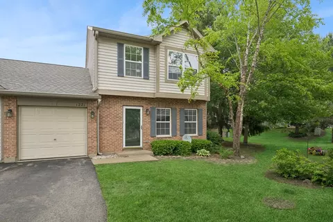 1221 N Village Dr, Round Lake Beach, IL 60073