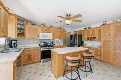 Kitchen - 143 Bush Dr, Elwood, IL 60421 photo 2 of 3