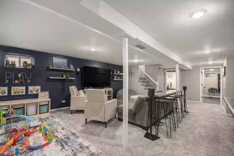 1673 Spruce Ave, Des Plaines, IL 60018 photo 17
