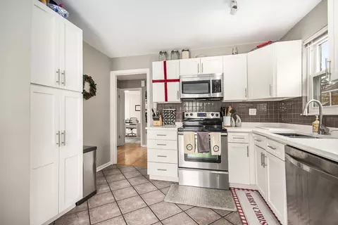 1673 Spruce Ave, Des Plaines, IL 60018 photo 8