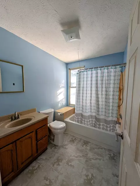 Bath - 543 E 3rd St, El Paso, IL 61738 photo 1 of 1