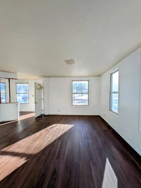 Living - 543 E 3rd St, El Paso, IL 61738 photo 1 of 3