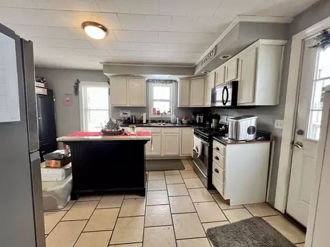 Kitchen - 108 E Illinois St, Mansfield, IL 61854 photo 3 of 3