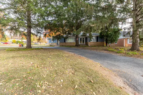 3535 Latham St, Rockford, IL 61103