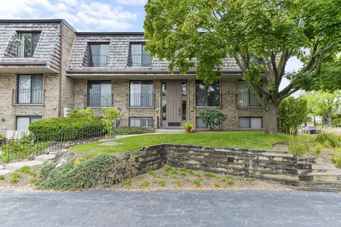 1721 Northfield Sq #C, Northfield, IL 60093