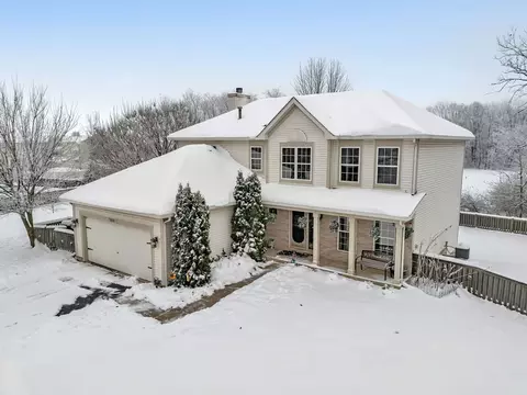 300 Wabena Ct, Minooka, IL 60447