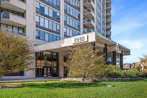 3930 N Pine Grove Ave #1109, Chicago, IL 60613
