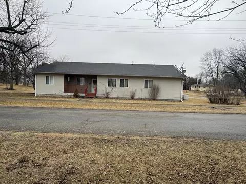 319 N Fourth St, Neponset, IL 61345