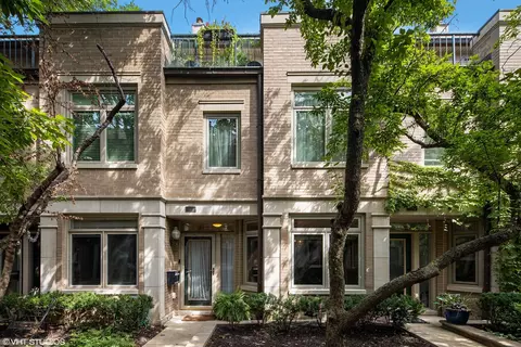 2737 N Janssen Ave #B, Chicago, IL 60614