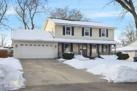220 Dato Dr, Streamwood, IL 60107