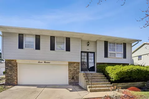 700 Hayward Ave, Streamwood, IL 60107