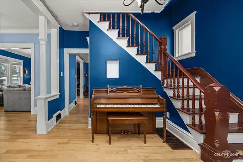 Entry Way - 44 Monroe St, Elgin, IL 60123 photo 3 of 4
