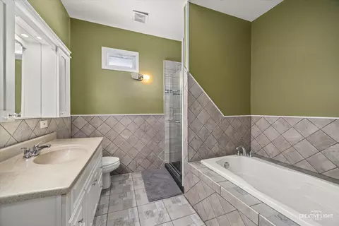 Bath - 44 Monroe St, Elgin, IL 60123 photo 1 of 1