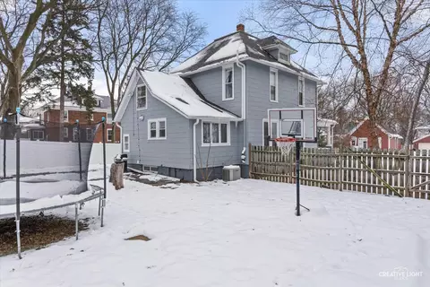 Exterior - 44 Monroe St, Elgin, IL 60123 photo 7 of 8