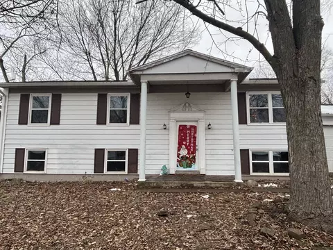 901 Dogwood Dr, Champaign, IL 61821